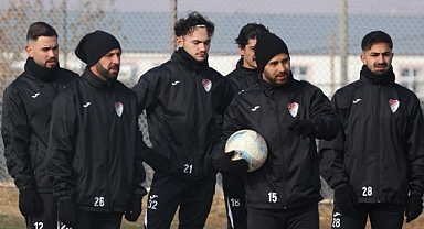 Elazığspor, Mersin’e 19 futbolcuyla gitti