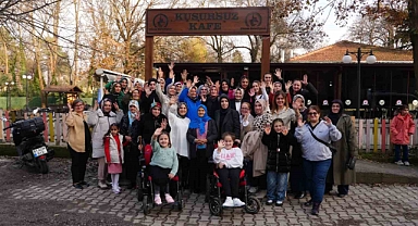 Engelli bireyler özel programda gönüllerince eğlendi