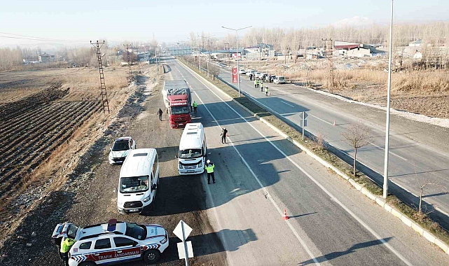 Erciş'te kış lastiği denetimleri gerçekleştirildi