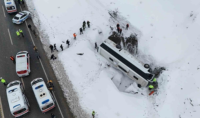 Erzincan’da otobüs şarampole uçtu: 21 yaralı