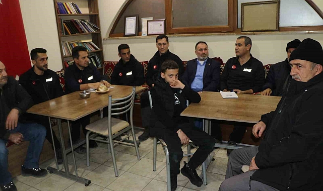 Erzincan'da AFAD mahallelerde vatandaşları bilgilendiriyor