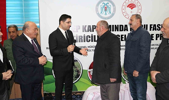 Erzincan'da çiftçilere yerli ve milli tohum dağıtıldı