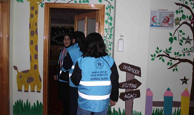 Erzincan'da üniversiteli gençler miniklerle buluştu