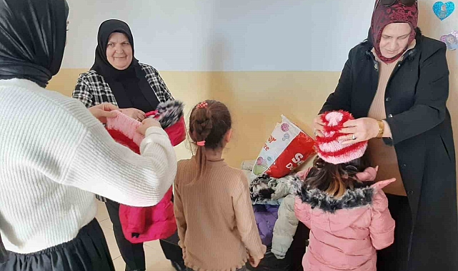 Erzurum Türk Anneler Derneği'nden Karaçoban'da öğrenci ve annelerine kış desteği