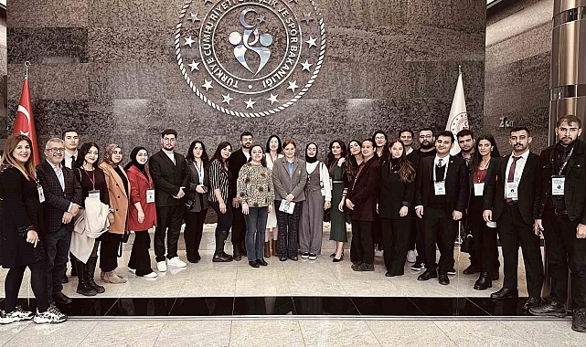 "Gençlerin gözünden kariyer 4.0" toplantısında, teknolojinin önemi vurgulandı