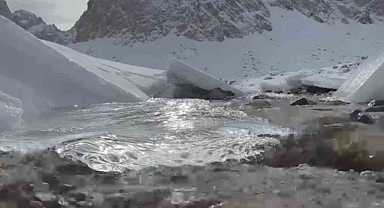 Hakkari’nin saklı cenneti kar ve buzla kaplandı