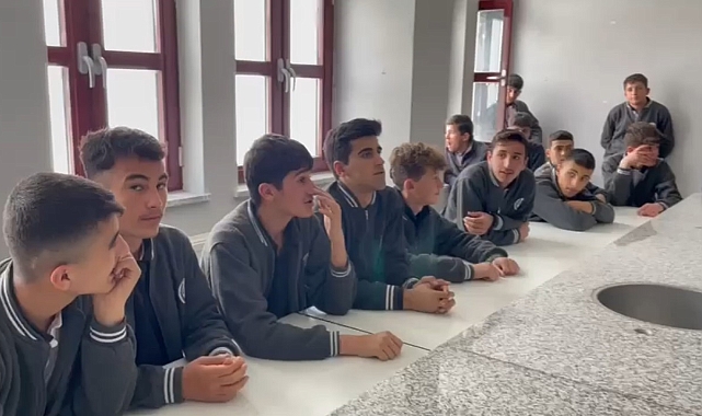 Hakkari'de öğrenciler tarım konusunda bilgilendirildi