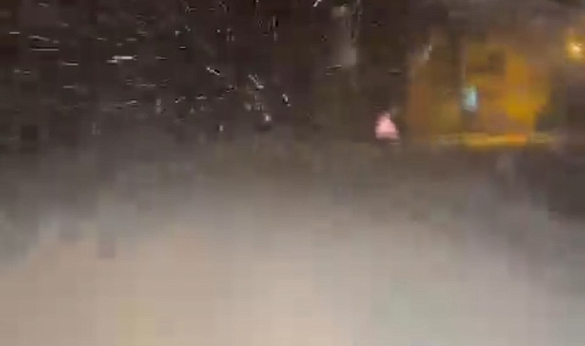 Hakkari'de yoğun kar yağışı; Yüksekova-Dağlıca Karayolu trafiğe kapatıldı