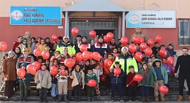 (Videolu Haber)  Hamur'da Çocuklara Jandarma Mesleği Tanıtıldı