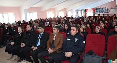 Hamur’da “En İyi Narkotik Polisi Anne” eğitimi verildi