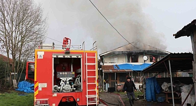 Hızlı müdahale iki katlı evi kurtardı