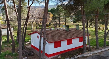 İlkadım, kırmızı-beyaz