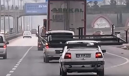 İnegöl’de tehlikeli taşıma kamerada