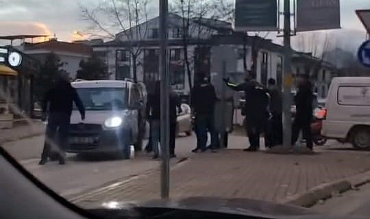 İnegöl’de trafik kavgası kameraya yansıdı