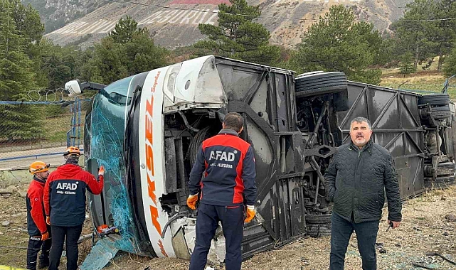 Isparta’da yolcu otobüsü devrildi: 1 ölü, çok sayıda yaralı