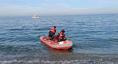 İstanbul’da denize düşen iki kardeş için Çanakkale Boğazı’nda arama çalışmaları sürüyor