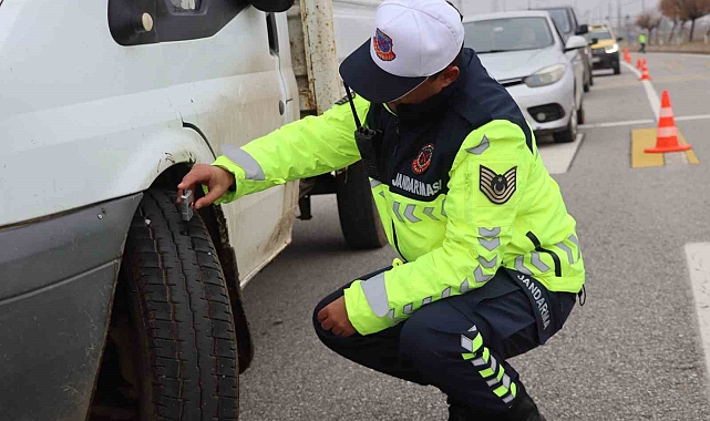 Jandarma kış lastiği denetimleri sıkılaştırıldı