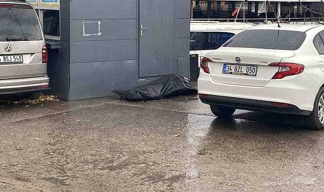 Kadıköy sahilinde bir kişinin cansız bedeni bulundu