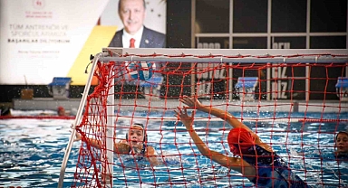 Kadınlar Türkiye Sutopu Şampiyonası Balıkesir’de başladı