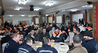 Kahramankazan Belediye Başkanı Çırpanoğlu, temizlik personeli ile bir araya geldi