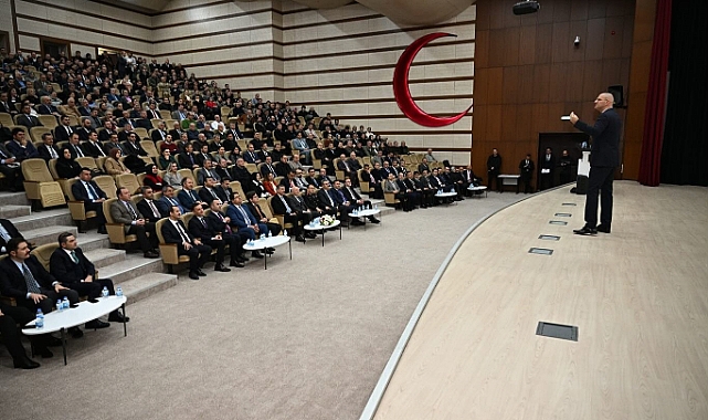 Kamu görevlilerine protokol dersi
