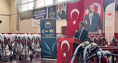 Karayazı’da üreticilere süt sağım makinesi desteği