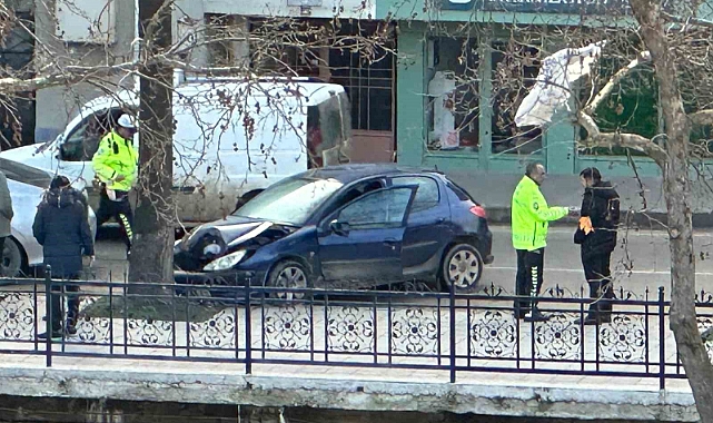 Kastamonu’da buzlanma kazaları beraberinde getirdi: 3 yaralı