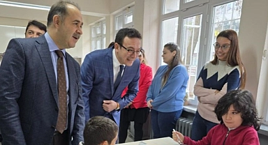 Kaymakam Aksakal okulları ziyaret etti