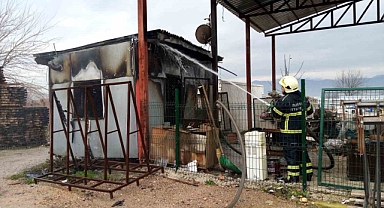 Konteyner büro alev alev yandı
