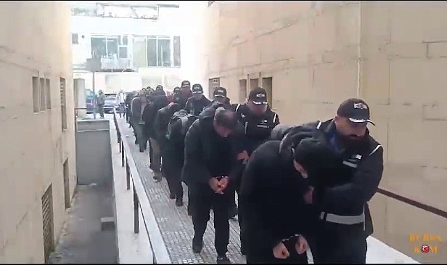 “Kredi çekeceğiz” vaadiyle 20 milyon dolandırdılar... 14 kişi tutuklandı