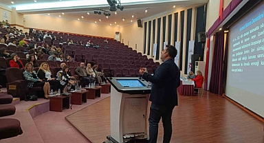 Manisa’da 10 Aralık Dünya İnsan Hakları Paneli düzenlendi