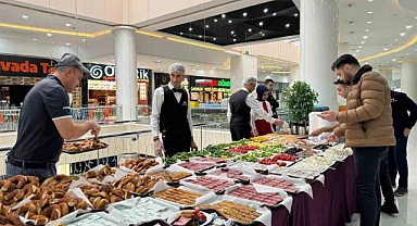 Mardian Mall çalışanlarını kahvaltıda buluşturdu