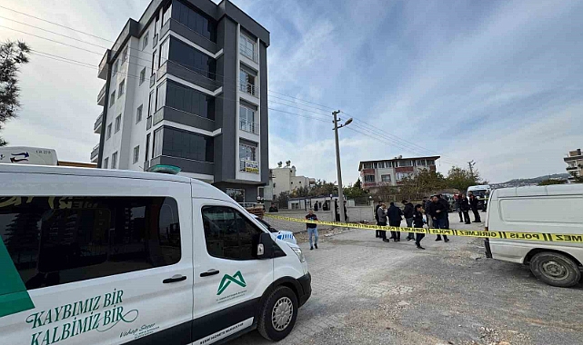 Mersin’de koca vahşeti: Eşini yeni aldıkları evin önünde öldürdü