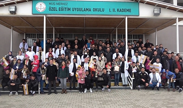 Muşspor Kulübü galibiyetini özel çocuklarla kutladı
