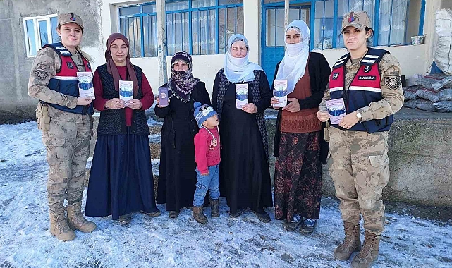 Muş'ta jandarmadan kadınlara güvenlik eğitimi: KADES tanıtıldı