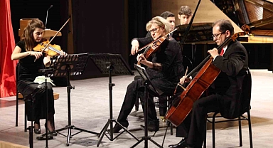 Odunpazarı Belediyesi’nin müzik grubu OPA QUADRO’dan etkileyici performans