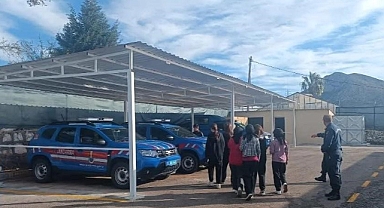 Öğrenciler jandarma teşkilatı hakkında bilgilendirildi