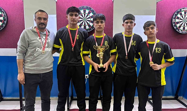 Oltu Mesleki ve Teknik Anadolu Lisesi dart takımı il birincisi oldu