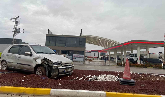 Otomobil elektrikli bisiklete çarptı: 1 yaralı