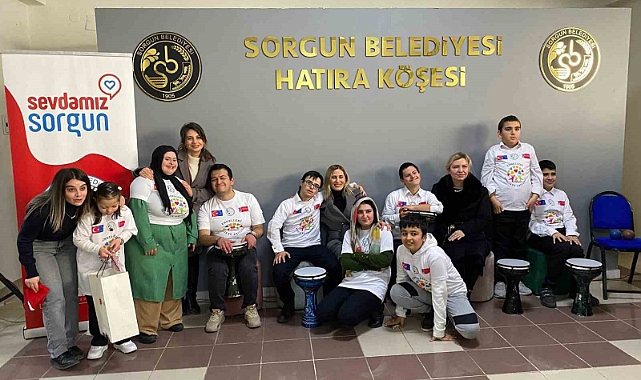 Özel çocuklardan özel sergi
