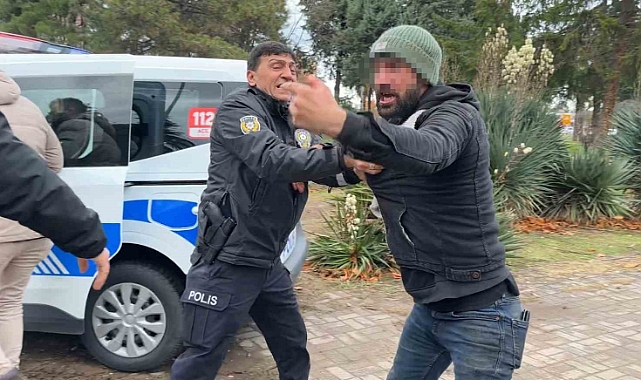 Parkta arkadaşını bıçakla ağır yaraladı, polise direndi
