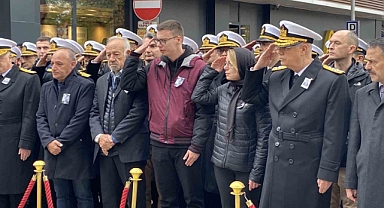 Pilota oğlu ve eşinden asker selamıyla veda