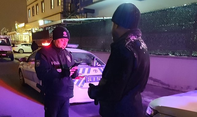 Polisten yurtlar önünde sıkı denetim