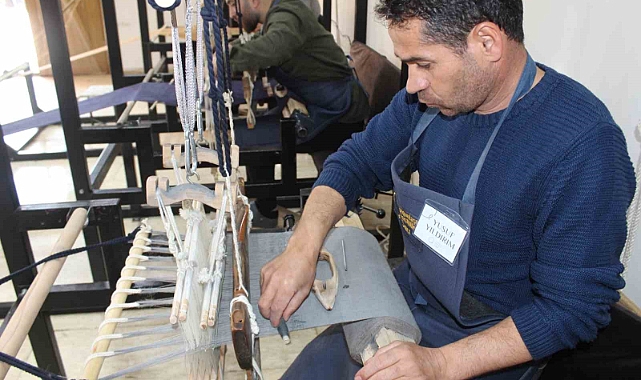 Şal şepik ile geleneksel moda yeniden canlanıyor