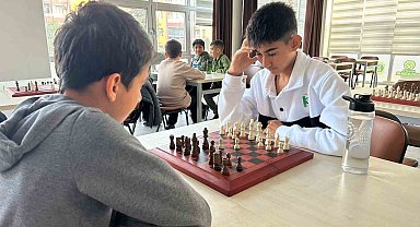 Santranç turnuvasında dereceye girenler belli oldu