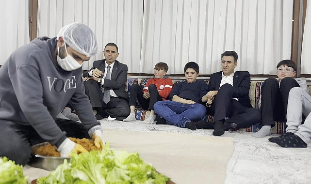 Sevgi Evi’nde sazlar çalındı, çiğköfteler yapıldı