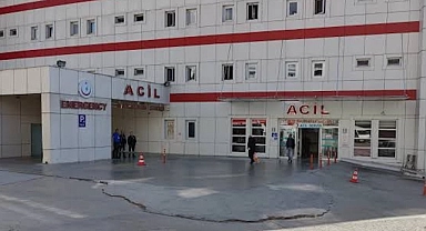 Silahını temizlemek isterken kazara kızını vurdu