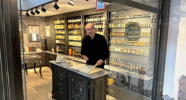 Sunay Akın, ’Müze Eczane’de