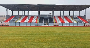 Tadilatı tamamlanan Bozüyük İlçe Stadı kapılarını açtı