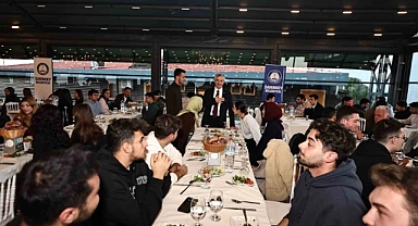 Tahmazoğlu, İzmir’de Gaziantepli öğrencilerle hasret giderdi